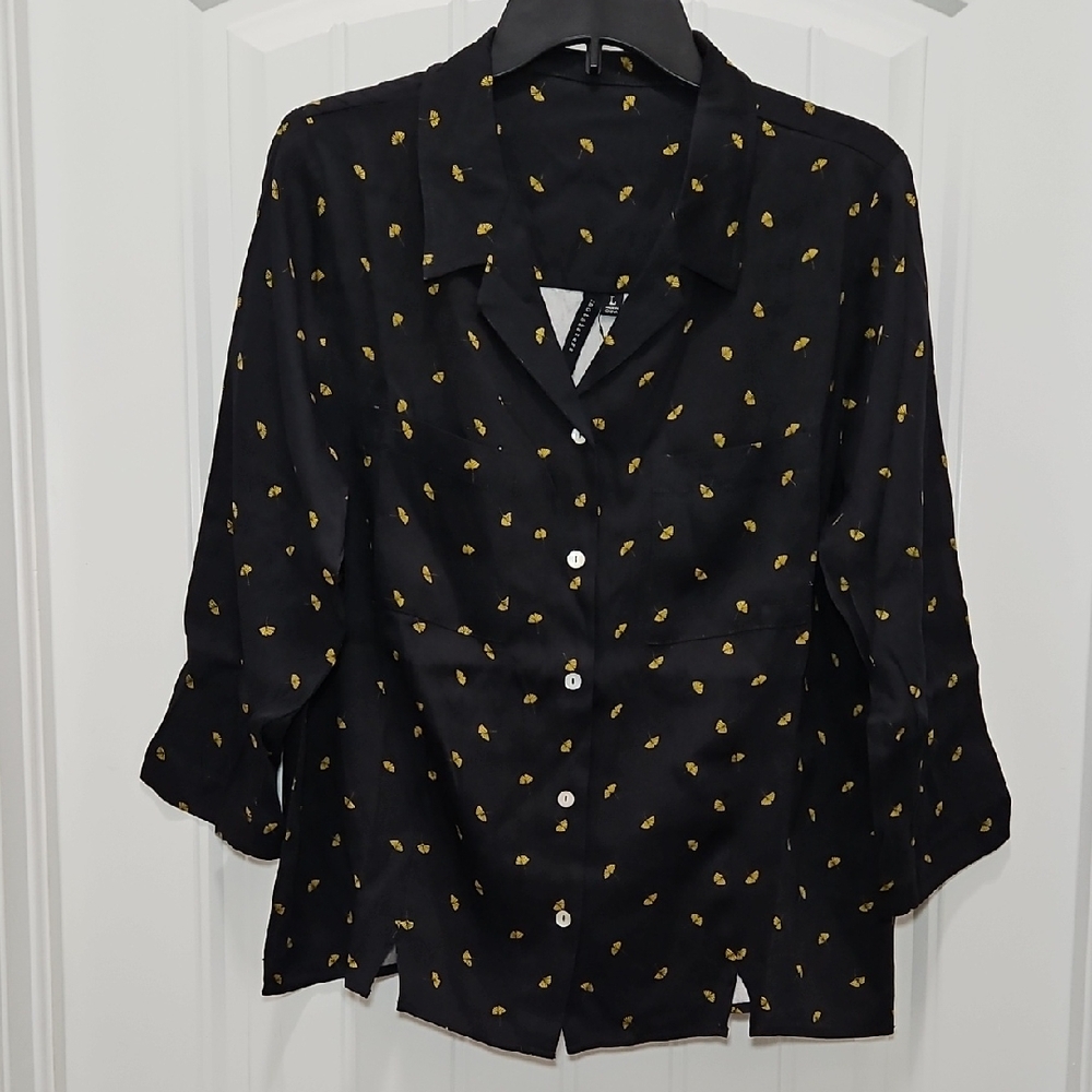 Knot Sisters 3/4 Sleeve Collared Button Up Shirt